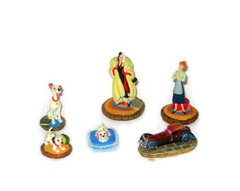 Vintage Disney 101 Dalmations Tiny Kingdom Figurine Cruella DeVil Car Pongo Lucky Penny Anita Figure Miniature Dog Movie