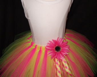 Lily Princess tutu..size Large ( 5-7) years old...plus a FREE matching flower clip....