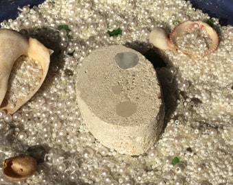 Block / paperweight / book / ornament / ISLAND