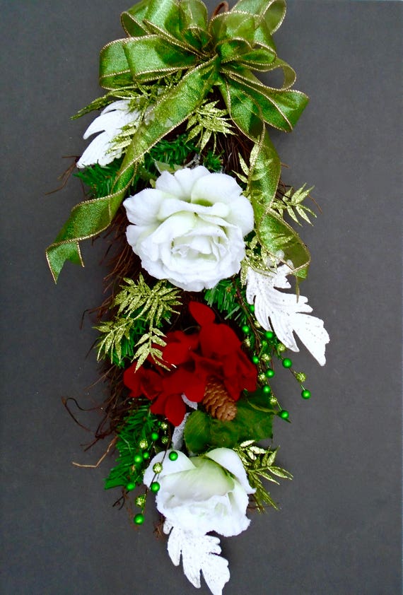 Items similar to Christmas Vertical Swag Christmas Door Swag, Winter