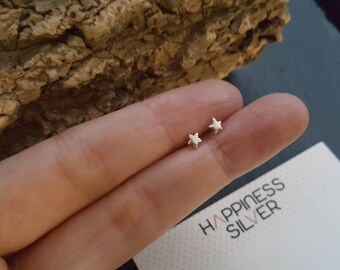 2 mm Tiny star earrings - Silver star earrings - Silver studs - Sterling silver earrings - Minimalist earrings - Everyday earrings
