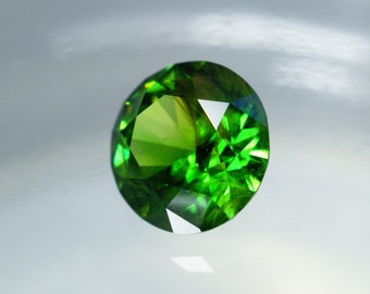 Demantoid 2,14ct., D-7,9mm.
