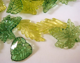30 Acrylic Leaves Green Assorted Sizes and Shapes - 30 pc - A1034-ASG30