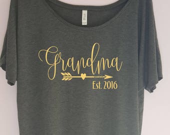 Grandma Established Shirt, Grandma Est TShirt, Grandma Gift,Pregnancy Announcement Shirt, Grandma to be shirt, Grandma Announcement Gift