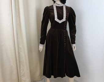 Vintage 1970s Gunne Sax Velvet Peasant Floral Prairie Dress