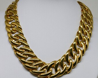 Gorgeous Napier gold tone necklace