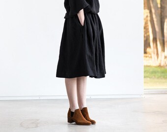 Linen - wool blend skirt with deep pockets / A - line washed skirt / Midi skirt / High waist skirt in black linen - wool