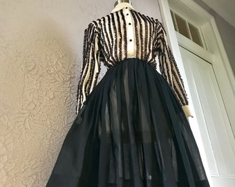 60's Vintage Anne Fogarty Lace Ruffles Full Skirt Dress small
