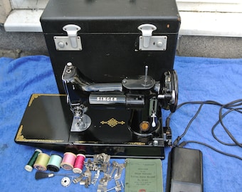 Singer 221K Portable Featherweight Sewing Machine with attachments & Instruction Manual