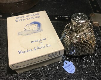 Vintage 1920s Whiting & Davis silver tone mesh coin purse bag/mint condition