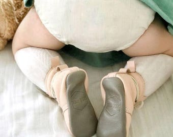 Baby bloomers, diaper cover, cream linen, ready to ship