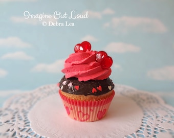 Fake Cupcake Faux Romantic Valentine Hearts Kitchen Decoration Food Prop