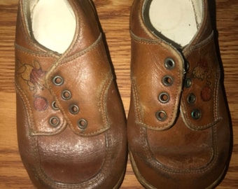 Vintage Winnie the Pooh shoes