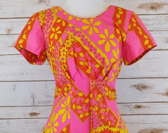 1970s Hot Pink Day Dress