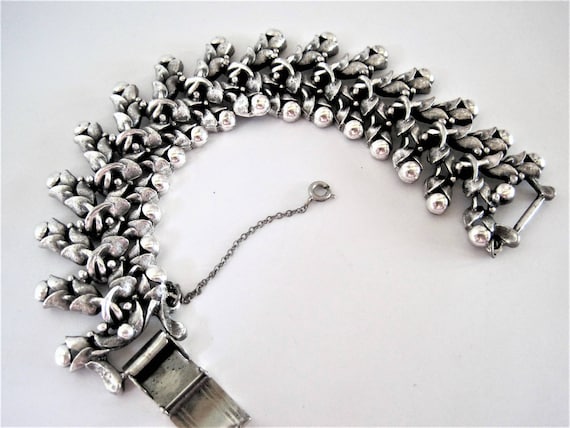 Tortolani Bracelet, Silver Tone Metal, Wide Silver, Leaf Shaped Links