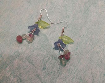 Silver Earrings with resin Leaves and Bluebells and flourite chips pistils