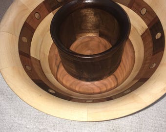 Chip and dip bowl