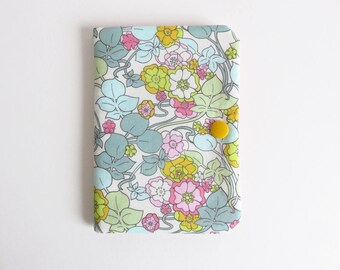 Liberty Lawn 'Boxford' Needle Case.