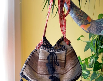 Traditional Hand Loomed Wool Peruvian Purse