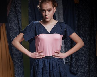 Tunikashirt with night blue lace