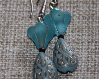 Gold Etched teardrop earrings