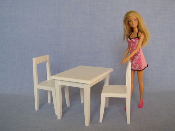 doll makeup table