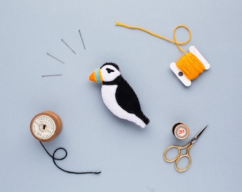 felt puffin brooch - handmade bird badge - puffin gift