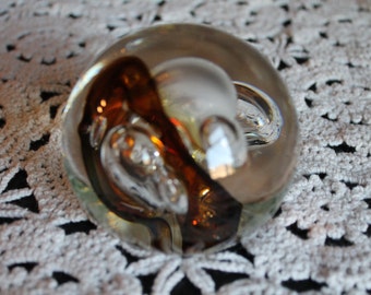 Beautiful Vintage Art Glass Paper Weight
