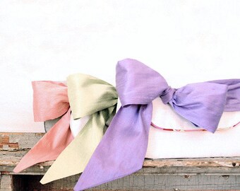 Pastel Wedding Clutch. Bridesmaid Gift. Bridal Clutch. Ivory Silk Purse. Wedding Gift. Spring Wedding. Clutch Bag. Wedding Bag. Clutch Purse