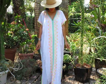 Vintage Indian Kaftan / Ethnic Embroidered Dress
