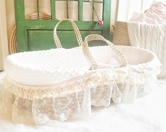 Moses Basket for Baby - Gender Neutral Moses Basket and Bedding Makes Ideal Bassinet for New Baby