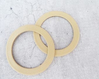 2 rings leather thin yellow pale, 4,2 cm diameter