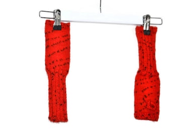 Red wrist/armwarmers with black dots