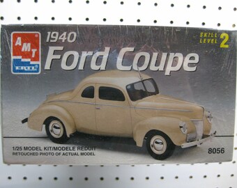 Plastic model car kits