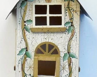Unique Birdfeeder * Refurbished * Metal Roof * Free Shipping