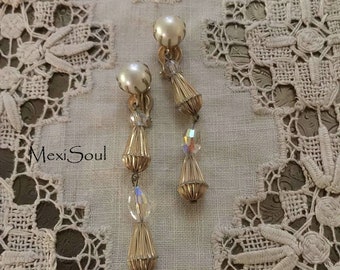 Vintage 1960's Pearl Drop Clip Earrings, Vintage Bridal Jewelry, 60's Bride, Retro, Vintage 60's Earrings