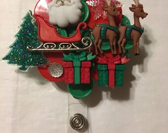 Retractable name badge holder
