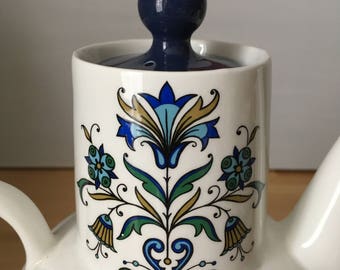J and G Meakin Minuet pattern coffee pot
