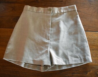 1960s High Waist Shorts / 1960s Shorts / 60s Shorts / High Waist Shorts / Tap Shorts / Hiking Shorts / High Rise Shorts / 70s Shorts