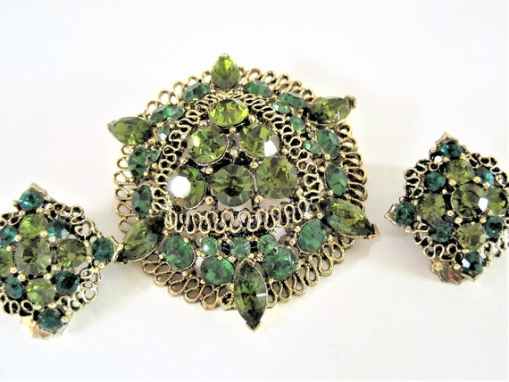 Green Peridot Rhinestone Jewelry Set, Gold Scrollwork, Green Peridot Stones, Dome Shaped, Elegant Set
