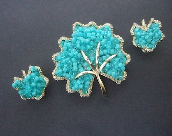 Stylish Aqua Blue Beaded Brooch & Earrings Set c 1970