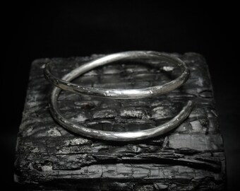 COIL Solid sterling silver hand-forged minimalist bracelet