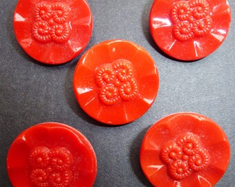 5 Delightful Vintage Red Flower Glass Buttons - 1.8cm