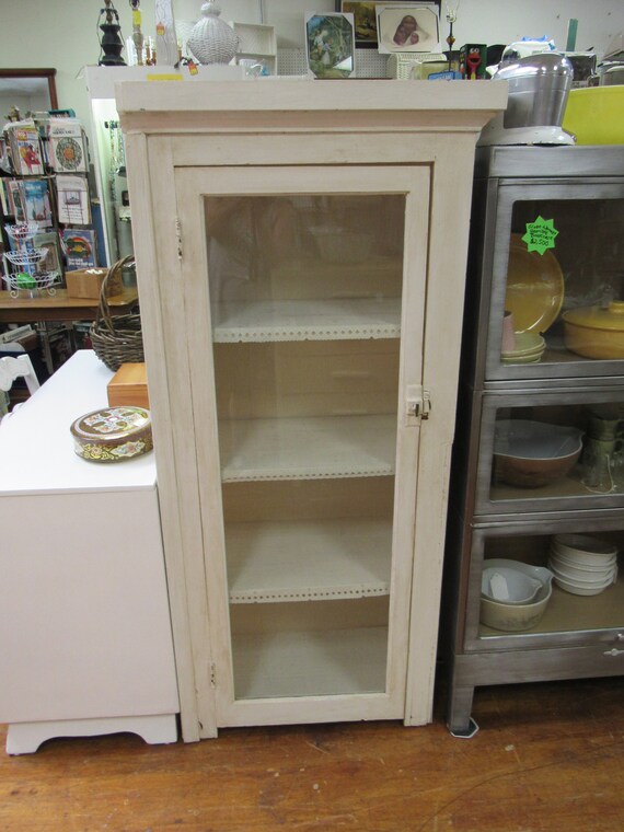 Whie cabinet shabby chic with shelves and glass door