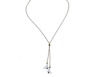 White Flower Lariat Necklace, Long Gold Lariat Necklace, Gold Flower Necklace, White Flower Necklace, Long Gold Chain Necklace