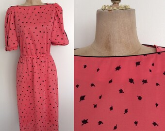 1970's Coral Pink Leaf Print Polyester Dress Size Size Medium by Maeberry Vintage