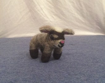 Needle Felt Pygmy Goat - Miniature Goat - Felted Goat Plush - Goat Figurine - Felt Animals - Kawaii - Baby Goat - Goat Ornament - Farm