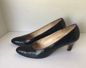 Black Leather Salvatore Ferragamo Pumps 11 AAAA Heels Italian Closed Toe Shoes Ladies