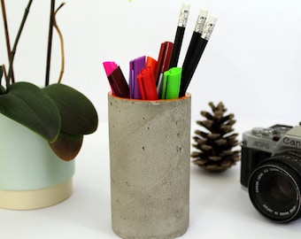 Concrete desk organiser/ Concrete pen holder/ Concrete pot