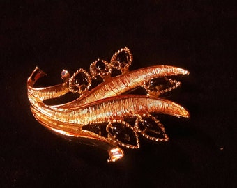Vintage Gerry's Gold Tone Brooch - Navy Stones